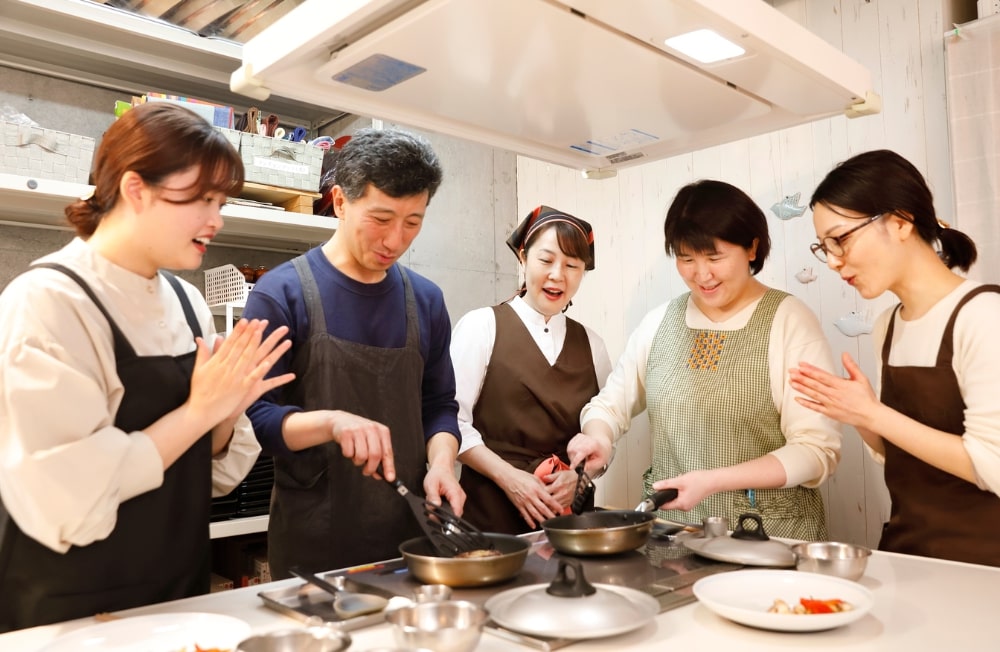 実習生と先生の画像