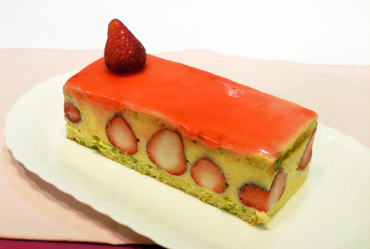 パティシエに習う 赤いベリーのケーキ