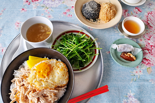 台湾で人気の<ruby>鶏肉飯<rt>ジーローハン</rt></ruby>と伝統スイーツ