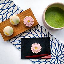 季節の彩　練り切りを作る　～秋桜・秋の香～