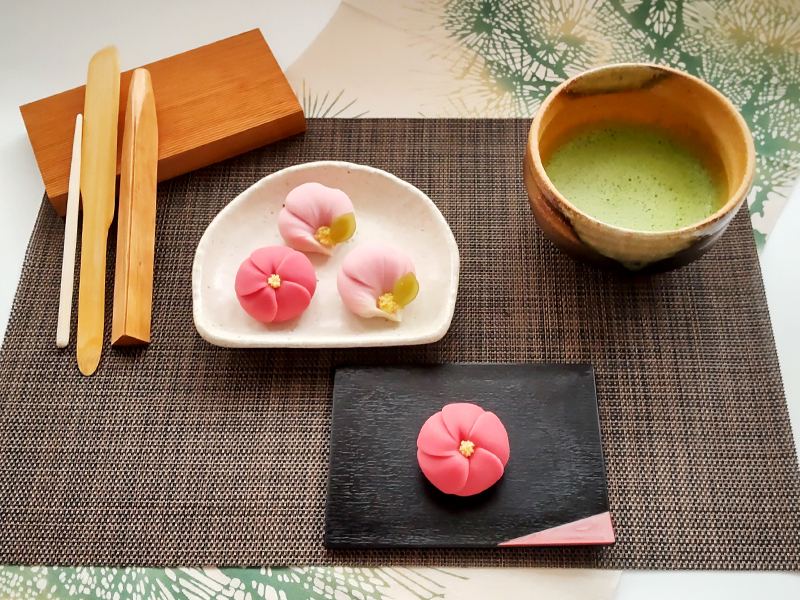 季節の彩 練り切りを作る ~姫椿・寒木瓜~