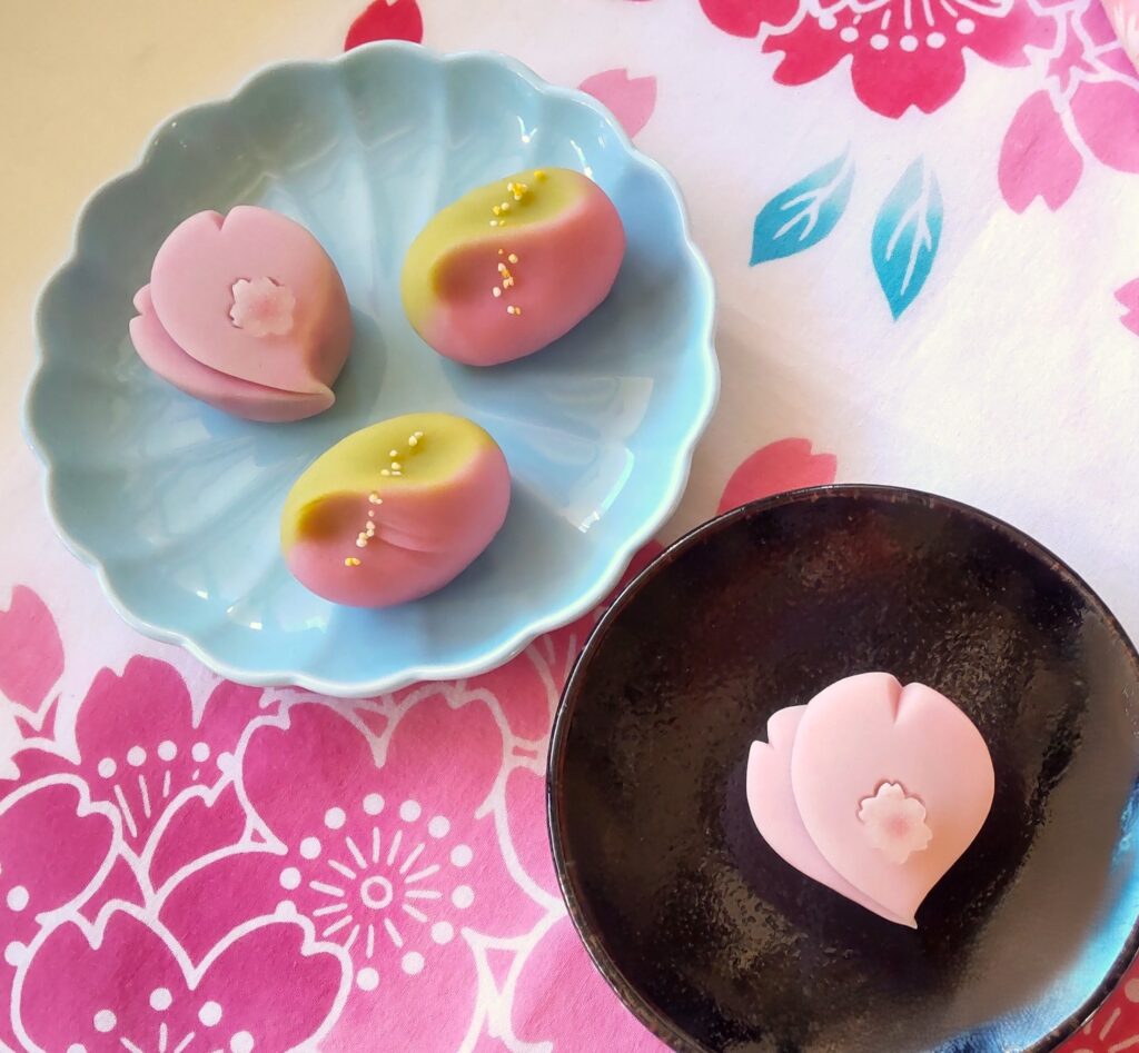 季節の彩　ねりきりワークショップ　【3月】　春を喜ぶ ～舞桜・山笑う～