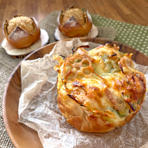 天然酵母で作るみそ風味のパン２種