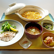 【8月開催】[割烹山路]店主 畠山義春先生に習う 四季の和食 「滋味豊かな夏の献立」